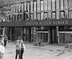AKM'nin yenilenmesinden vazgeçildi