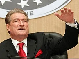 Arnavutluk'ta siyasi kriz