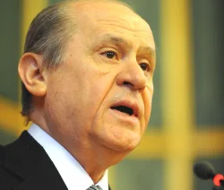 Bahçeli '1171 oyla' yeniden seçildi