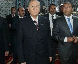 Bahçeli, bayram namazını Gazi Camii'nde kıldı