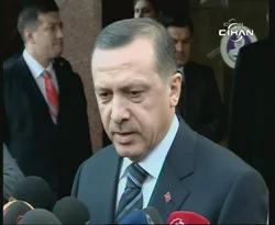 Başbakan aşı olmamakta ısrarlı