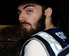 "Bavulun çok ağır, içinde ceset mi var?"