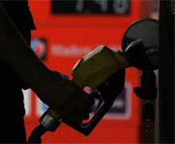 Benzine şimdi de vergi zammı