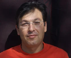 'Bütün şiirlerim yaşamımdan kesitlerdir'