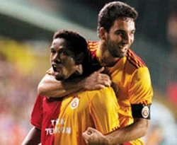 Cimbom, çifte bayram peşinde
