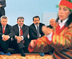 Cumhurbaşkanı cemevinde semah izledi