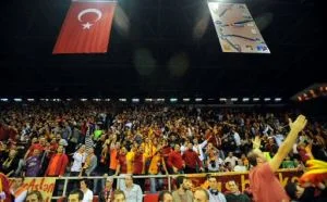 Derbi maçta olay çıktı