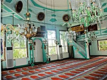 Dergâhtan çete çıktı