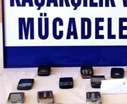 Diyarbakır'da kaçak cep telefonu operasyonu