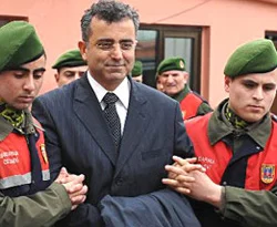 Dönmez'in yeni oyunu