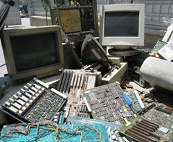 Elektronik atıklar büyük risk