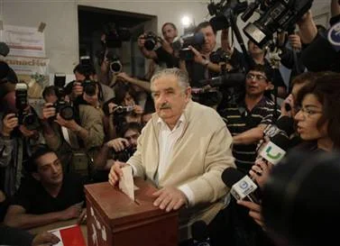 Eski gerilla lideri zafer kazandı