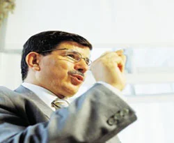 İç politikaya da bir Davutoğlu lazım