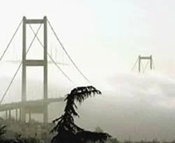 İstanbul Boğazı'nı sis kapattı