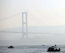 İstanbul'da sis etkisi gösteriyor