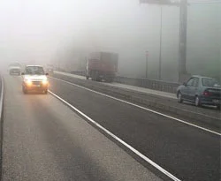 İstanbul'u sis bürüdü