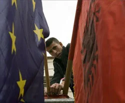 Kosova'da Taçi zaferini ilan etti