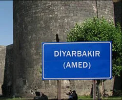 Kürtçe köy isimleri tabelaya girdi