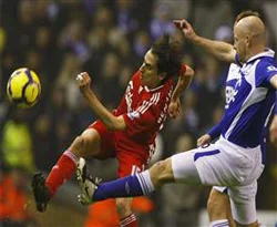Liverpool'u tartışmalı penaltı kurtardı