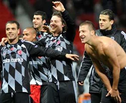 M.United zaferi İngiliz ve ABD basınında