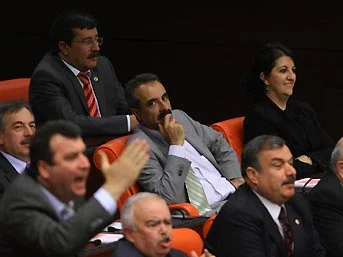 Meclis'te 'Açılım' gerilimi