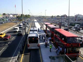 Metrobüs zammına öfke büyüyor