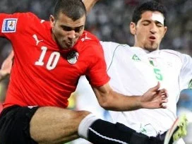 Mısır ile Cezayir arasında futbol savaşı