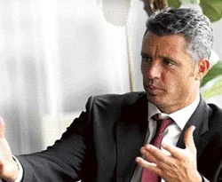 ''O koşullarda ben de taş atardım''