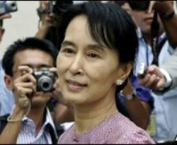 Obama: Suu-Kyi'yi serbest bırakın'