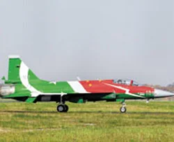 Pakistan, kendi savaş uçağını üretti