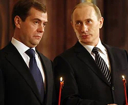 Putin ve Medvedev'e güven azaldı