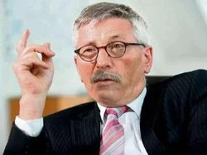 Savcı ırkçılığa 'düşünce' dedi