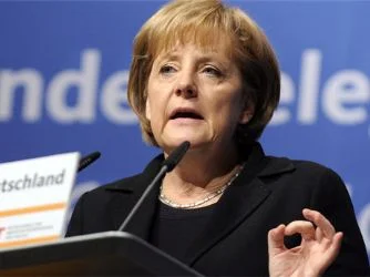Tarih yazılırken Merkel saunadaymış