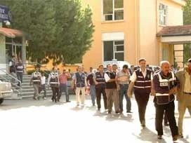 Tarsus'ta operasyon: 23 gözaltı