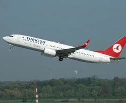 Uçağın kapısı açık kalmış