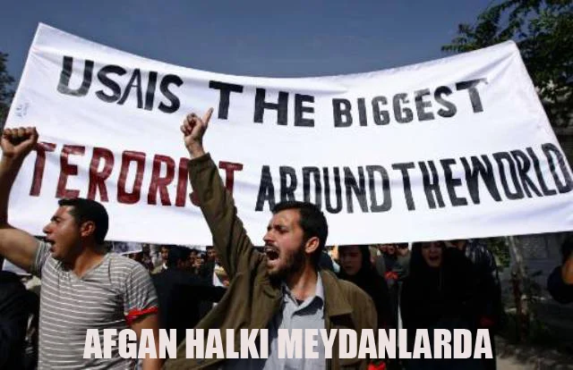 Afgan halkı meydanlarda