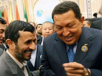 'Ahmedinejad, Chavez'den uzak dursun'