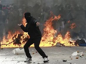Atina savaş alanına döndü