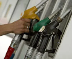 Benzine üç kuruş indirim