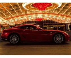 Bildiğiniz Ferrari, ama...