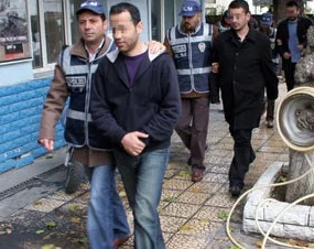Biri astsubay 37 kişi gözaltına alındı