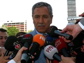 Bülent Arınç'a suikast girişimi engellendi