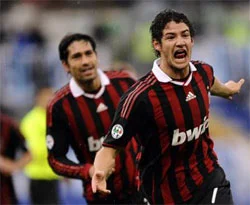 Chelsea'den Pato atağı