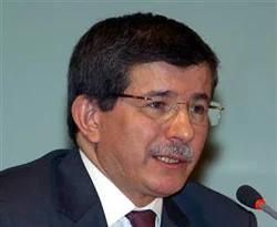 Davutoğlu Avrupa'ya vize resti çekti