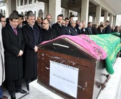 Devletin zirvesi Sena'nın cenazesinde