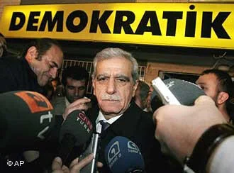 DTP Meclis'ten çekildi!