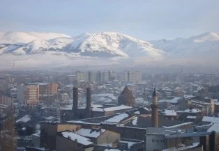 Erzurum yeni yıla sıcak giriyor