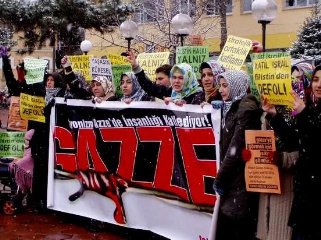 Gazze yolu kısmen açık