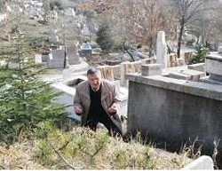 Göl manzaralı mezara 6 bin tl bağışlı defin
