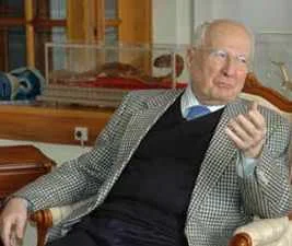 "Kenan Evren", "Hasan Tahsin" oldu